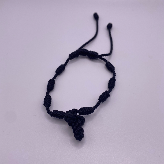 Brazalete con cruz negro
